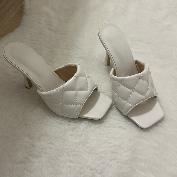 White heels - Picture 1 of 8
